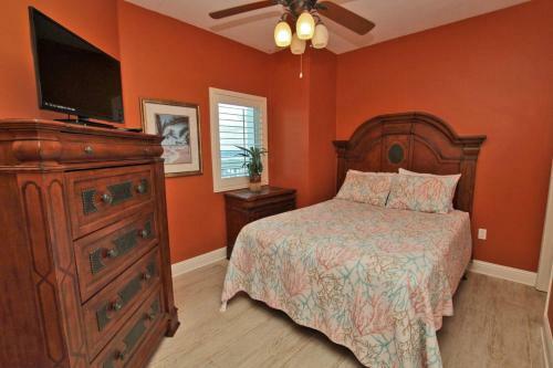 Lighthouse By Youngs Suncoast