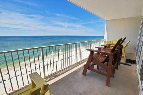 Lighthouse By Youngs Suncoast