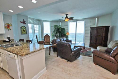 Lighthouse By Youngs Suncoast