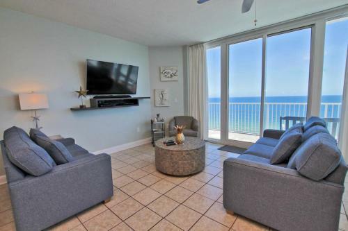 Lighthouse By Youngs Suncoast