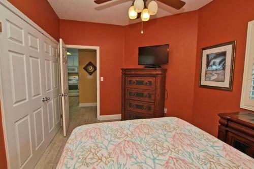 Lighthouse By Youngs Suncoast