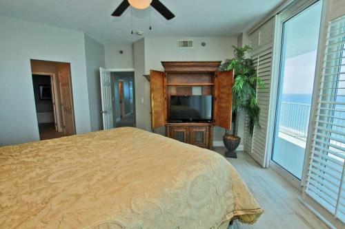 Lighthouse By Youngs Suncoast