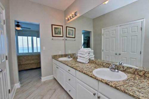 Lighthouse By Youngs Suncoast