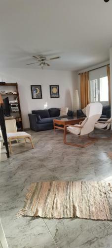 Duplex En Urbanizaci�n Con Piscina Comunitaria