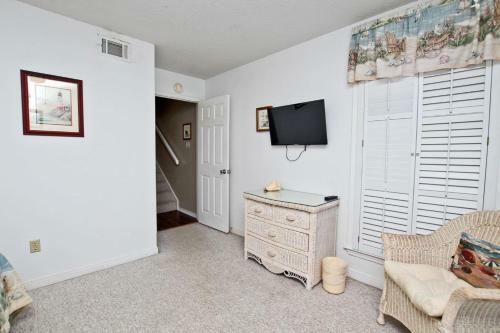 Parsonage Duplex By Youngs Suncoast