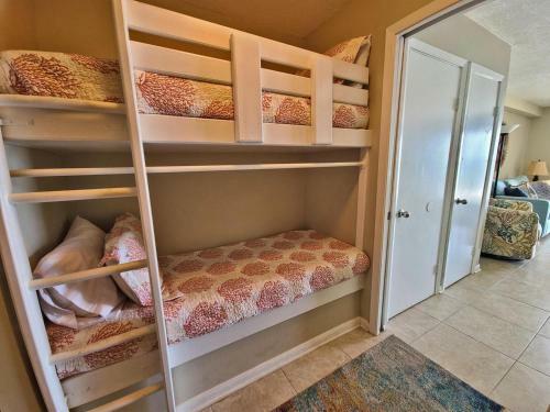 Seacrest By Youngs Suncoast