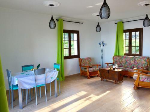 Costa Este House