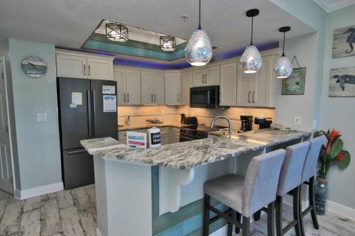 Crystal Tower 601 By Youngs Suncoast