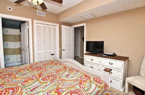 Colonnades 1202 By Youngs Suncoast