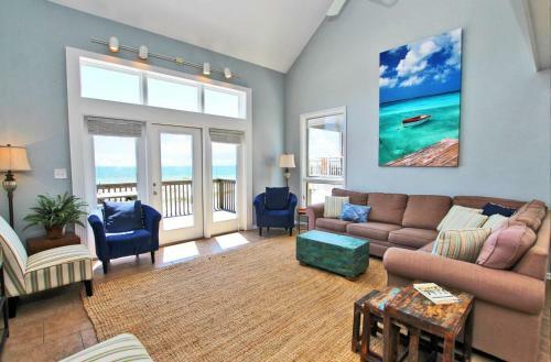 Marilyns Cottage By Youngs Suncoast