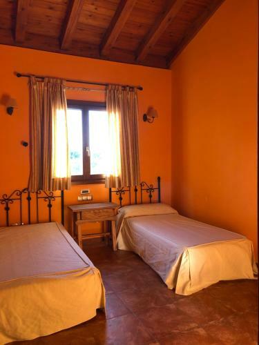 Hostal Hotel Hoster�a De Monz�n