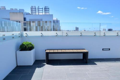 Modern 2 Bedroom Apartment With Rooftop