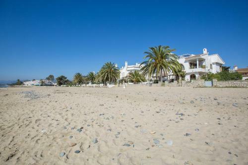 Apartamento Mistral Seafront By Marcalma