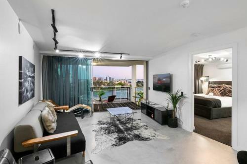 Apartamento Spacious River View 3 Bdrm Apt With 2 Car Spaces