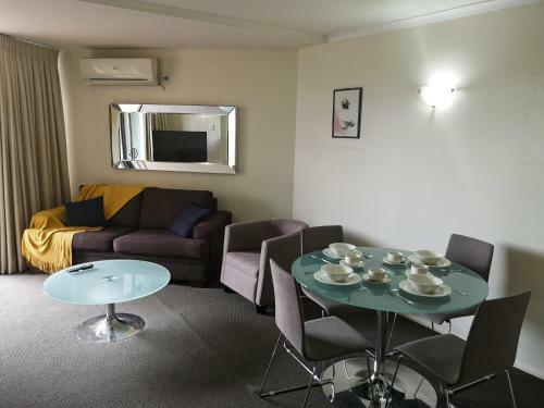 Airtrip Apartments On Edmondstone Street