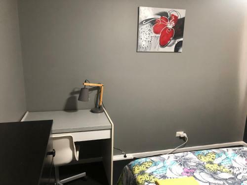 3 Bedroom Unit Upstairs- In A Hi-set Home