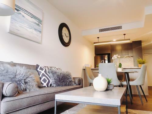 Brisbane One 3 Beds Apartments