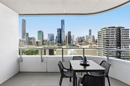 Spacious Apartment In Central Local With Views