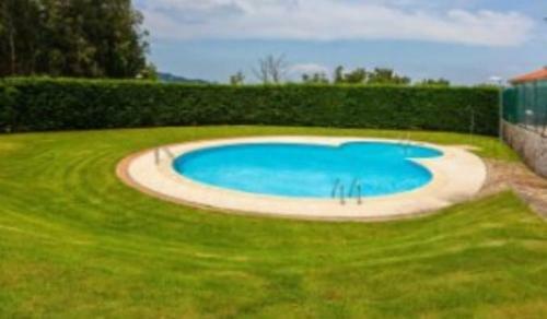 Bonita Casa Con Jard�n Y Piscina