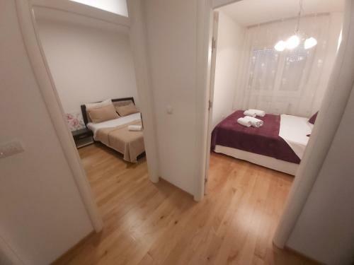 Silver Apartment