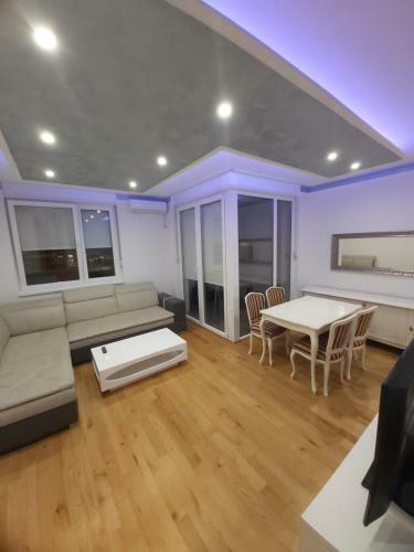 Silver Apartment