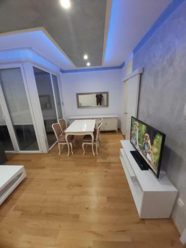 Silver Apartment