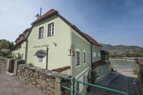 Hostal Winzerhof - G�stehaus St�ger