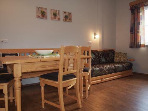 Hostal Ferienwohnungen Themessl