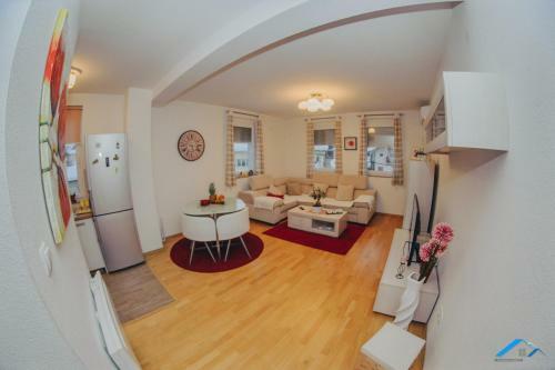 Isaka Samokovlije Apartment