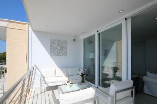 Apartment Front Line