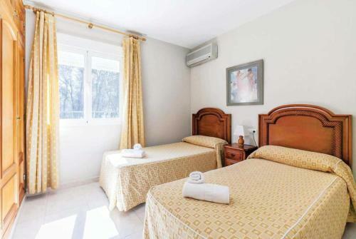3383 Villa Encina
