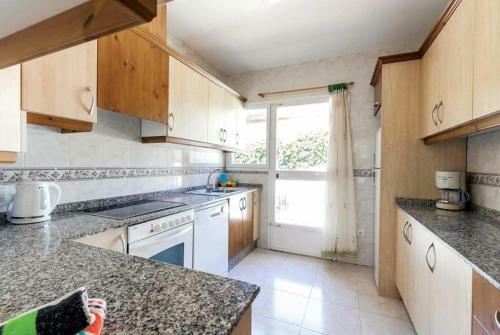 3383 Villa Encina