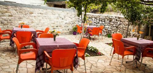 Hostal "mani Guest House"