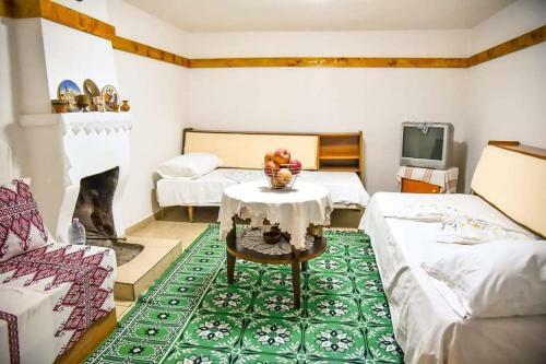 Guest House Kejsi-mia Saraqinishte