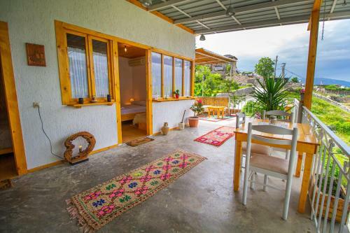 Hostal Tearra Guesthouse