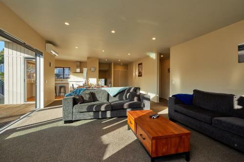 South Bay Getaway - Kaikoura Holiday Home