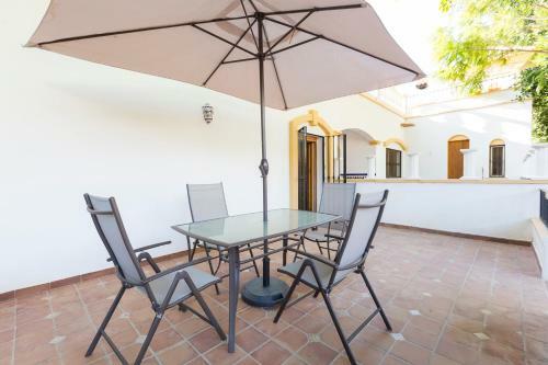 Villa Con Piscina En N�jar