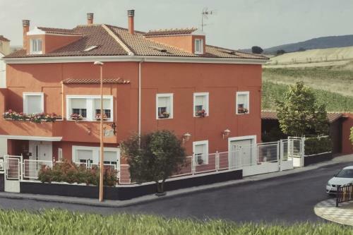 Casa Rural El Sauce. A 2,5 Km de Cuenca Capital