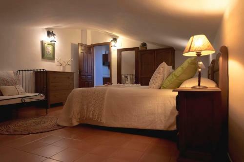 Casa Rural El Sauce. A 2,5 Km de Cuenca Capital