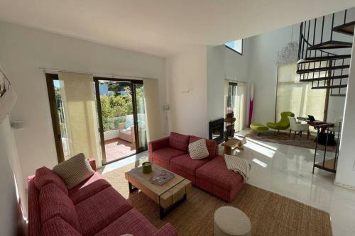 Villa Hideaway Hilltop View