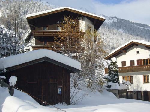 Hostal Hotel Garni Almjur