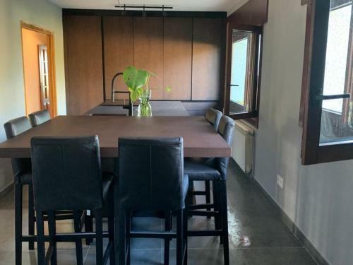 Casa Con Piscina Y Jard�n En Oleiros