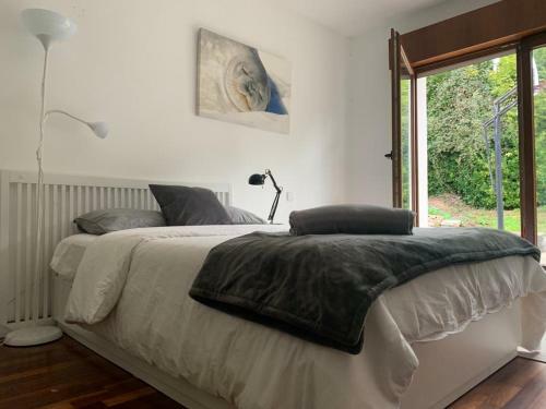 Casa Con Piscina Y Jard�n En Oleiros