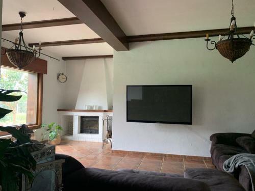 Casa Con Piscina Y Jard�n En Oleiros