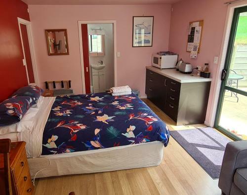 Hostal Bates' Beach