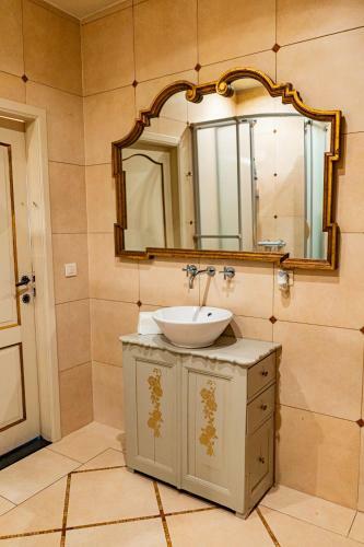 Hofmarkgraaf - Unique Apartment In Historic Antwerp Mansion