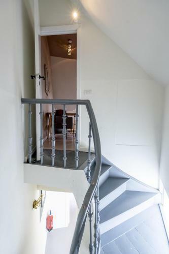 Shway60 Family House