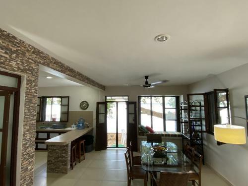 Casa Jardin Laguna
