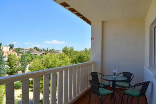 Top Floor Apartment With Private Roof Terrace.