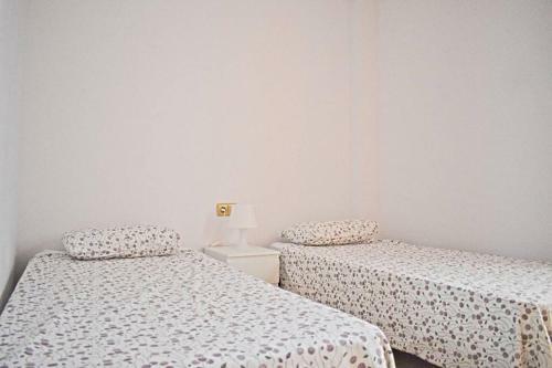 Top Floor Apartment With Private Roof Terrace.